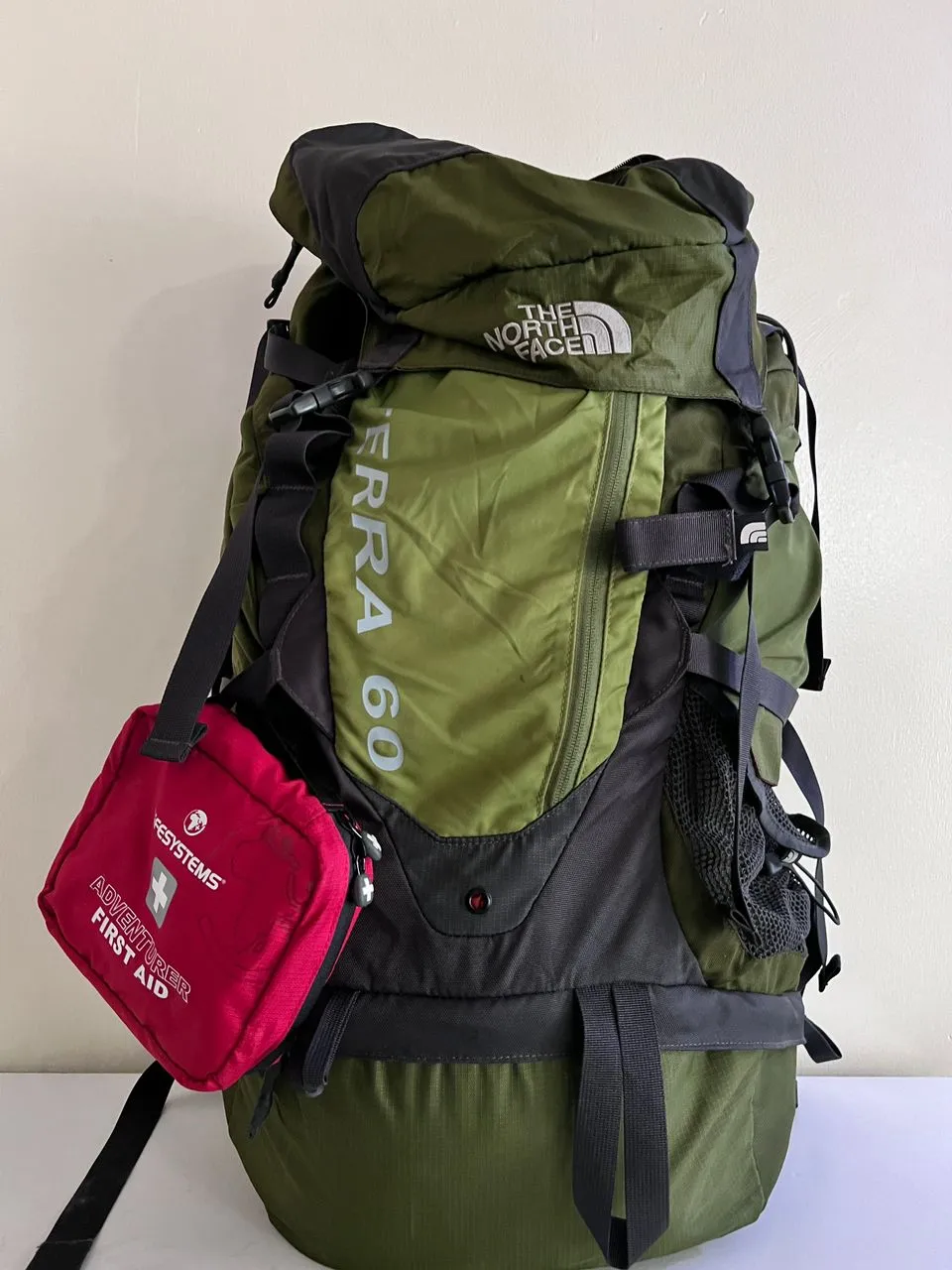 The North Face Terra 60L Internal Frame Verti-Cool Hiking Trekking Pack Green